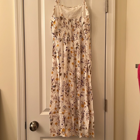 Blue Rain- Frencesca’s white with multi-color flower patterns. Size S - Picture 4 of 8